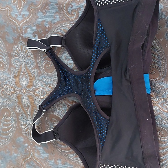 Sports Bra - Picture 2 of 3